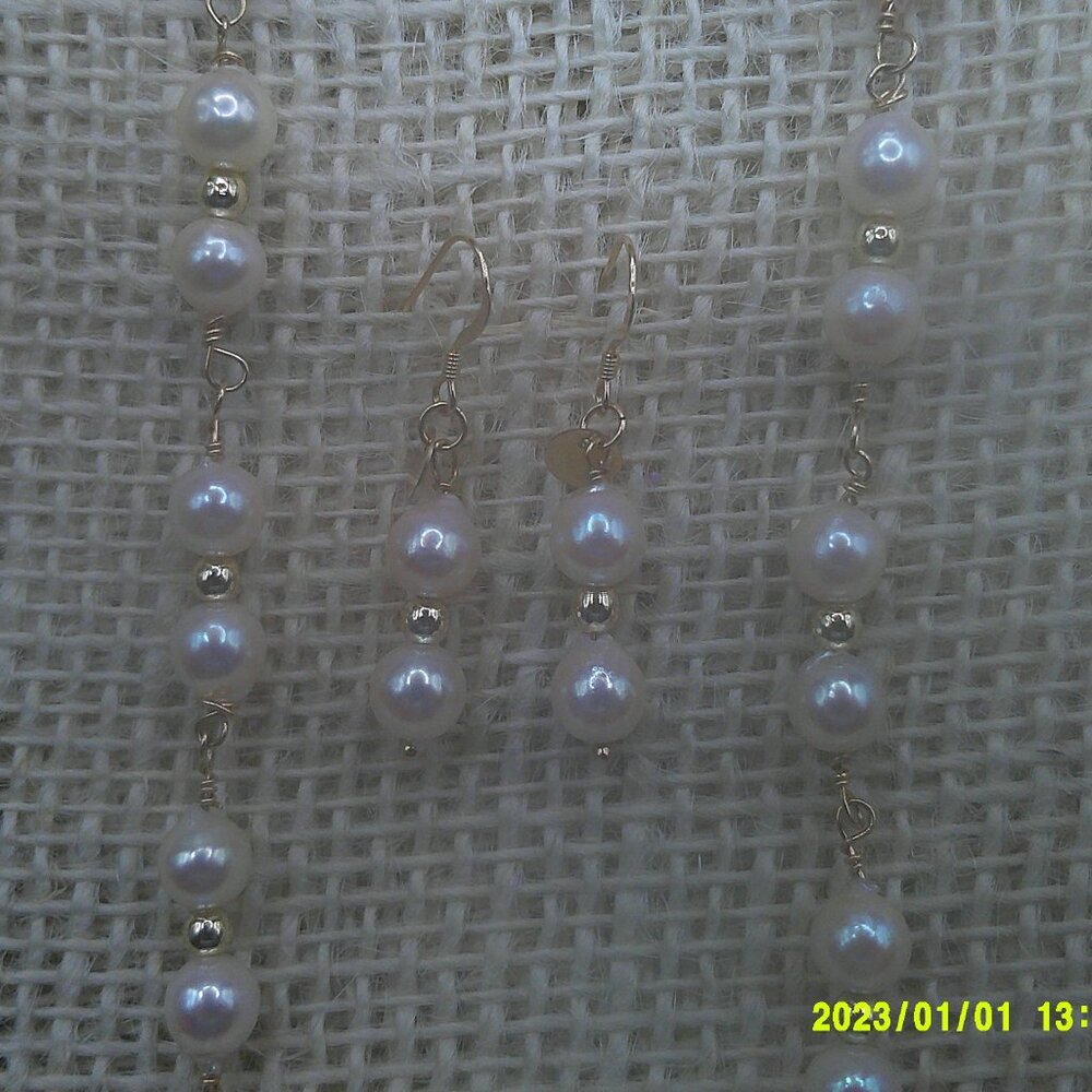 Akoya Pearl necklace and earing set